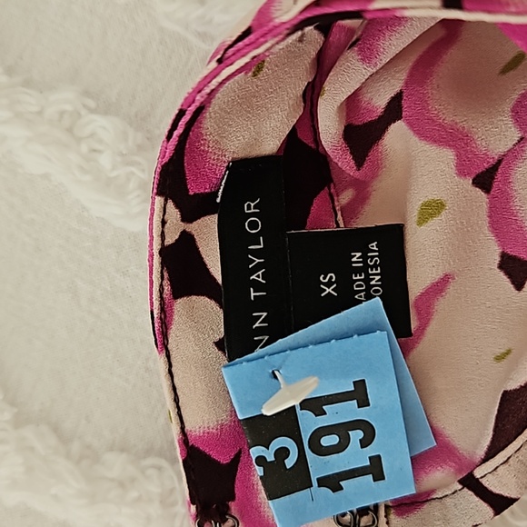 Ann Taylor Blouse - Picture 6 of 6